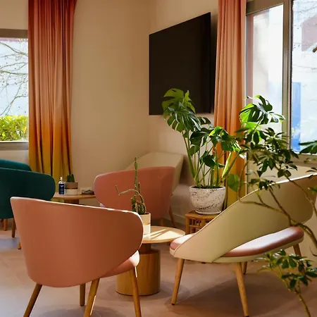 Sure By Western Aeroport Hotel Biarritz