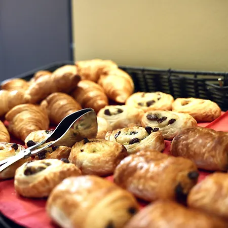 Sure By Western Aeroport 3*