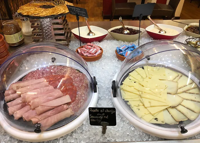 Sure By Western Aeroport 3* Біарріц