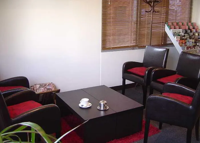 Sure By Western Aeroport מלון