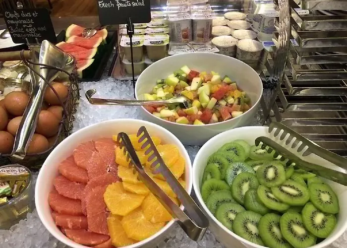 Sure By Western Aeroport 3* Біарріц