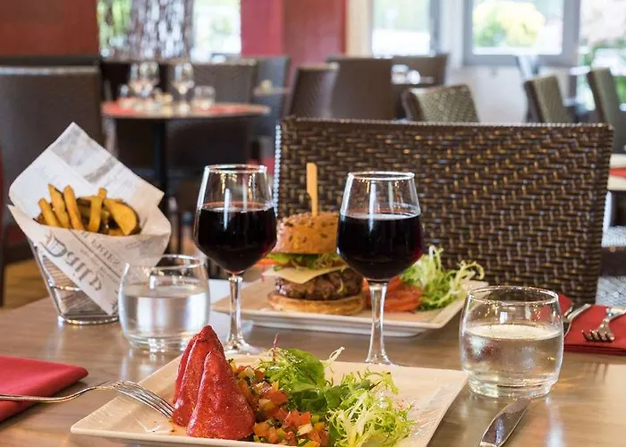 Sure By Western Aeroport 3*