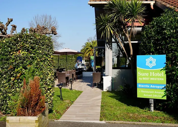 Sure By Western Aeroport מלון