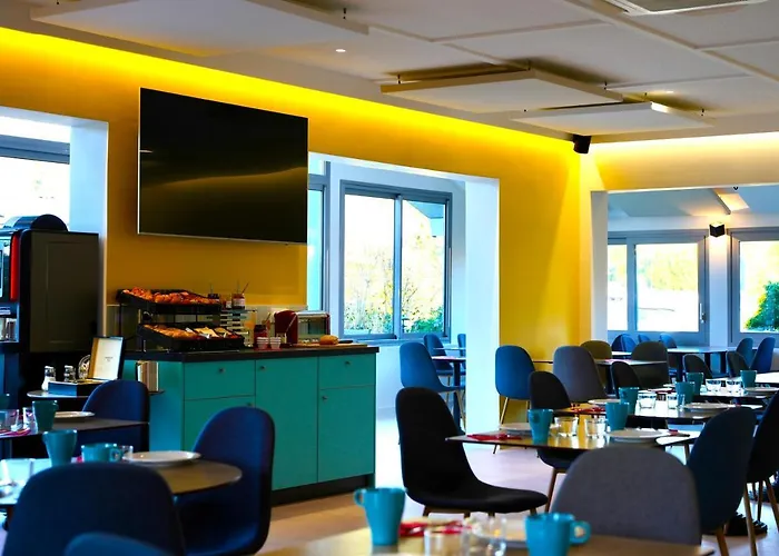 Sure By Western Aeroport Готель