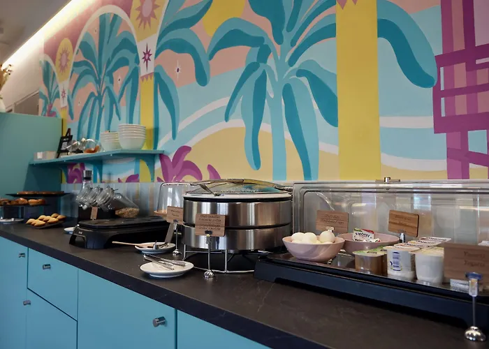 Sure By Western Aeroport Готель 3*