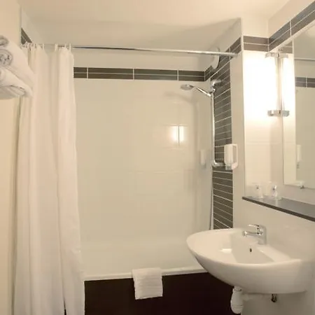 Sure By Western Aeroport Hotell Biarritz