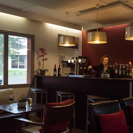 比亚里茨机场艾玛里斯因特尔酒店 酒店