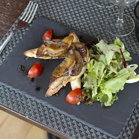Sure By Western Aeroport Hotell Biarritz