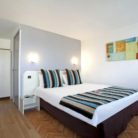Hotell Sure By Western Aeroport Biarritz