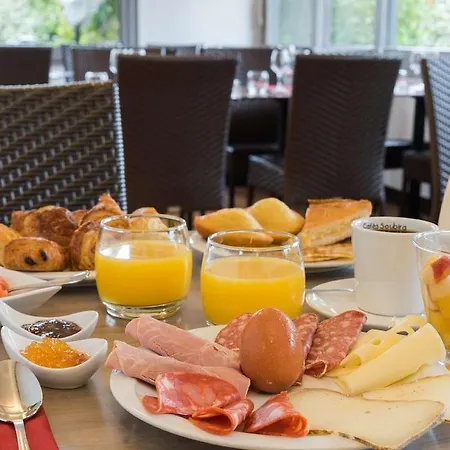 Sure By Western Aeroport Otel 3*
