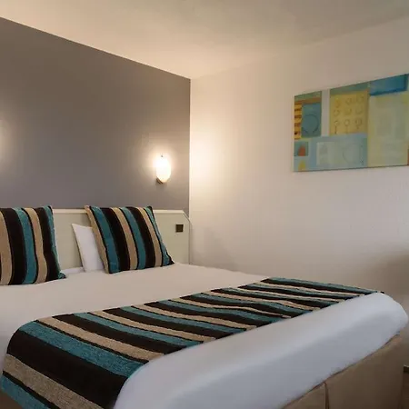 Sure By Western Aeroport Otel 3*