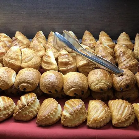 Sure By Western Aeroport 3* 比亚里茨