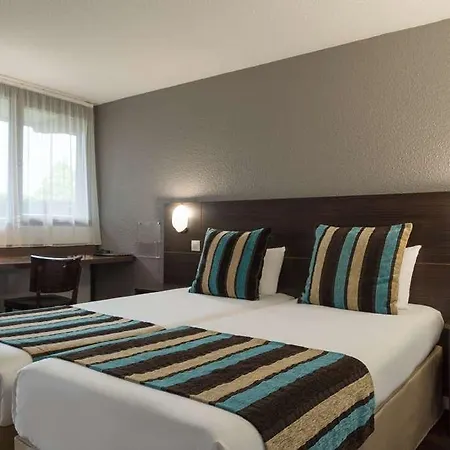 Sure By Western Aeroport 3* Биарриц