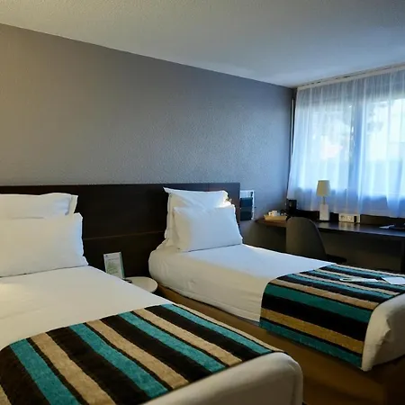 Sure By Western Aeroport Otel Biarritz