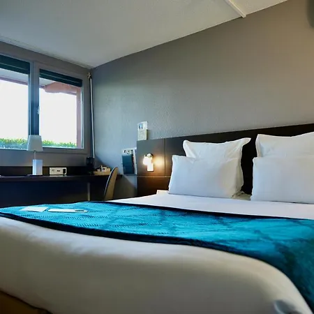 Sure By Western Aeroport 3*