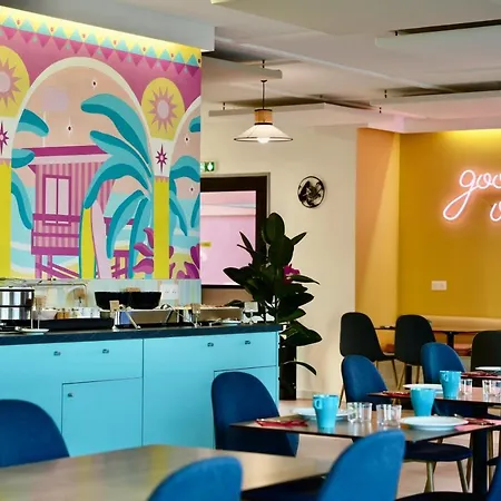 Sure By Western Aeroport 比亚里茨