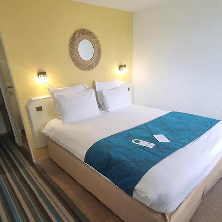 Sure By Western Aeroport Otel 3*
