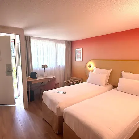 Sure By Western Aeroport Hotel Biarritz