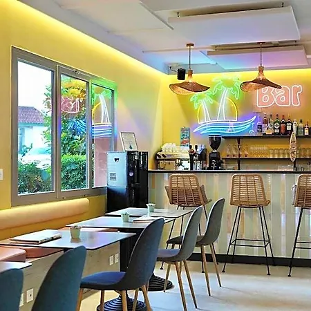 Sure By Western Aeroport 3*