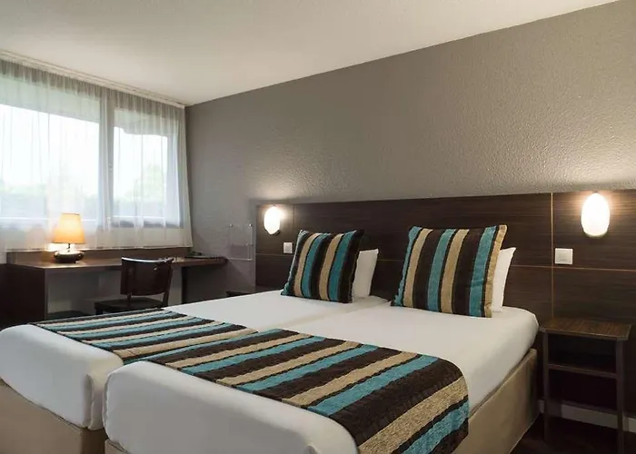 Sure By Western Aeroport 3* Biarritz